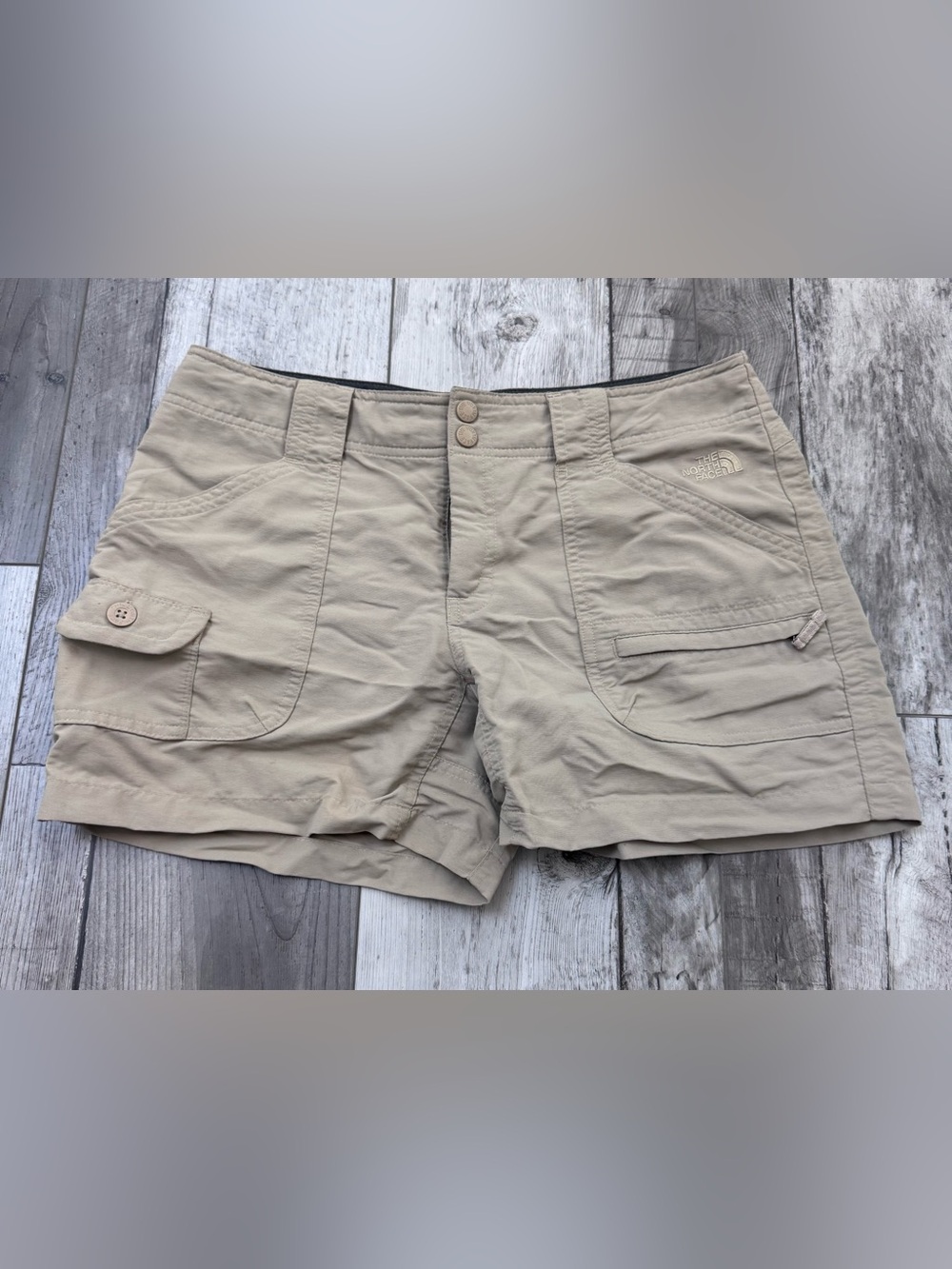 The North Face Womens Khaki Hiking Cargo Shorts Gorpcore 10 Tan Outdoor Trail